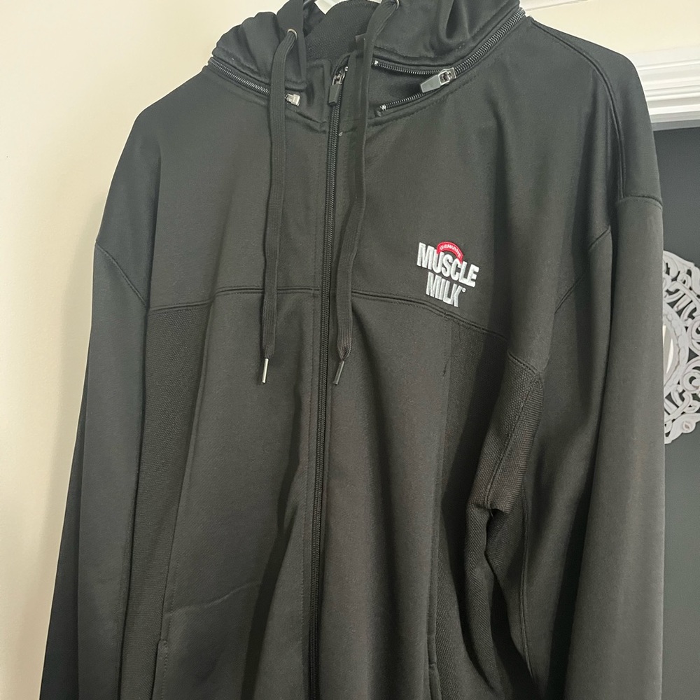 Muscle milk sweatshirt jacket